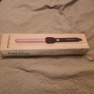 Foxy Bae curling wand